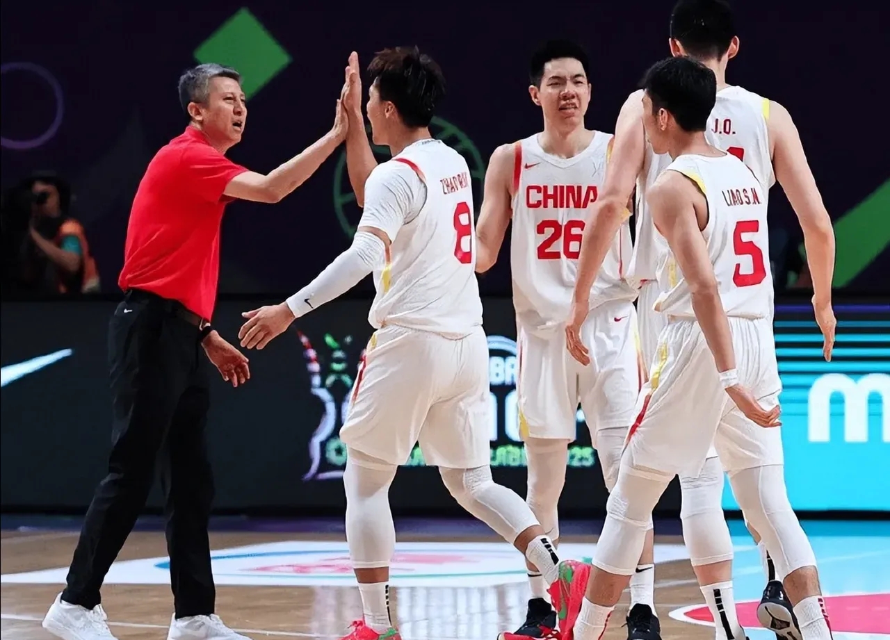 开云足球-关于北京首钢迎CBA季后赛关键赛风云突变密尔沃基雄鹿赛后战术微调，网友：夏洛特黄蜂清晨豪取连胜的信息