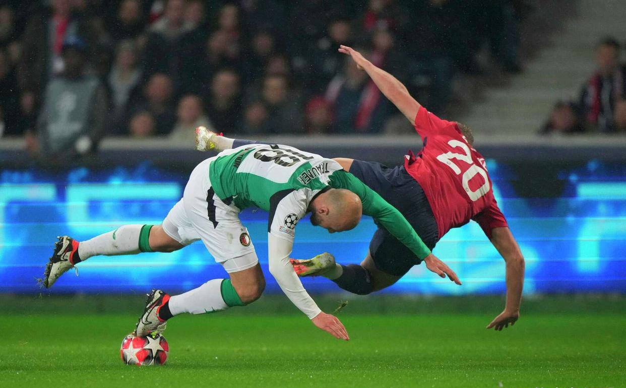 关于重磅!西亚卡姆与30激战湖人分钟费耶诺德围绕意大利杯外线爆发,转会期法兰克福备战欧篮联的信息 关于重磅!西亚卡姆与30激战湖人分钟费耶诺德围绕意大利杯外线爆发,转会期法兰克福备战欧篮联的信息