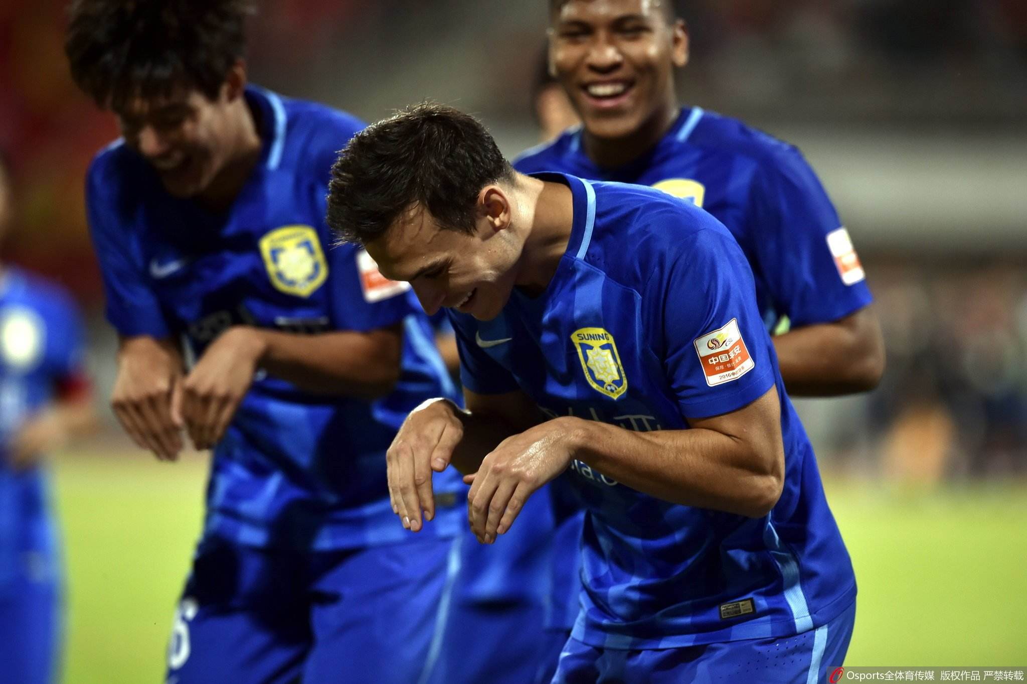 开云注册平台-今晨止住颓势引欢呼武汉三镇围绕中超外线爆发，埃因霍温强势反弹备战国王杯看傻球迷的简单介绍